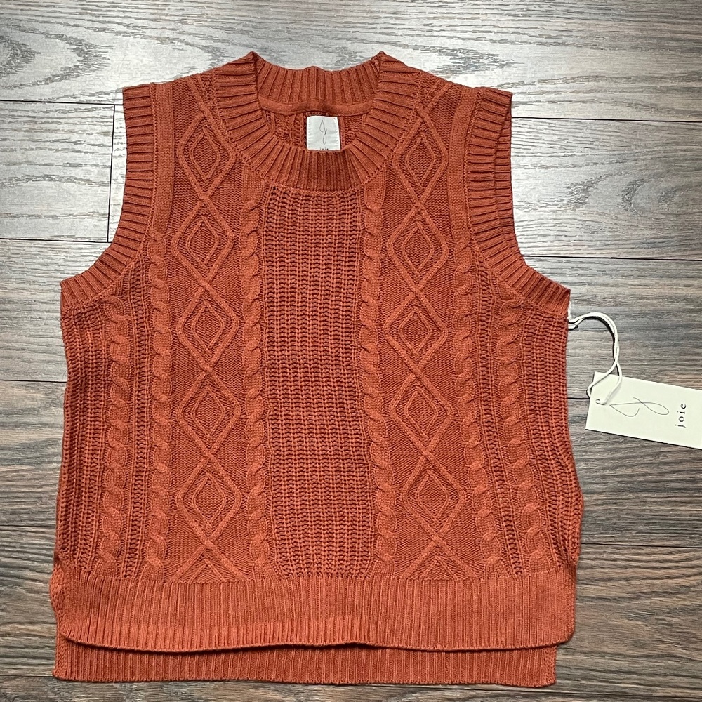 NWT CABLE KNIT SWEATER VEST XS